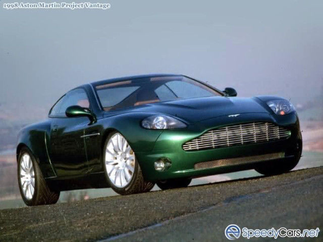 Aston Martin Vantage фото