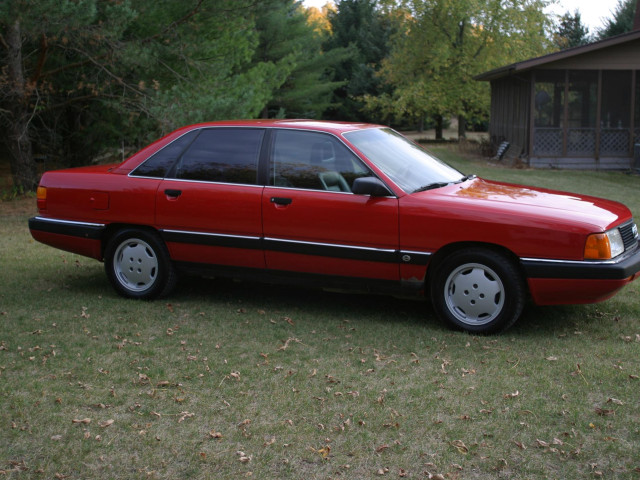 Audi 100 фото