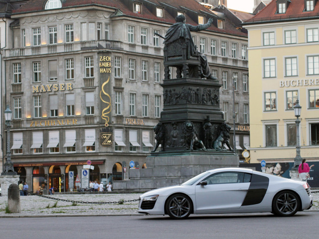 Audi R8 V8 фото