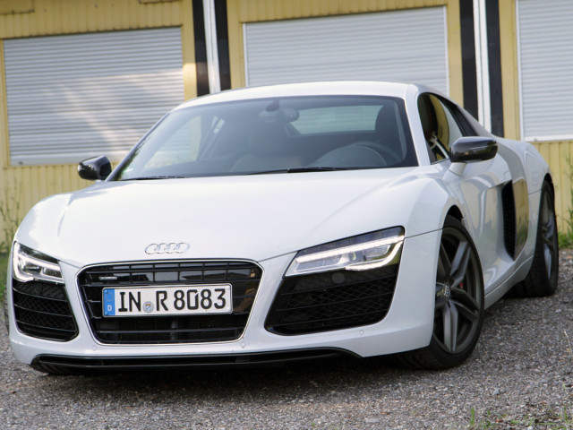 Audi R8 V8 фото