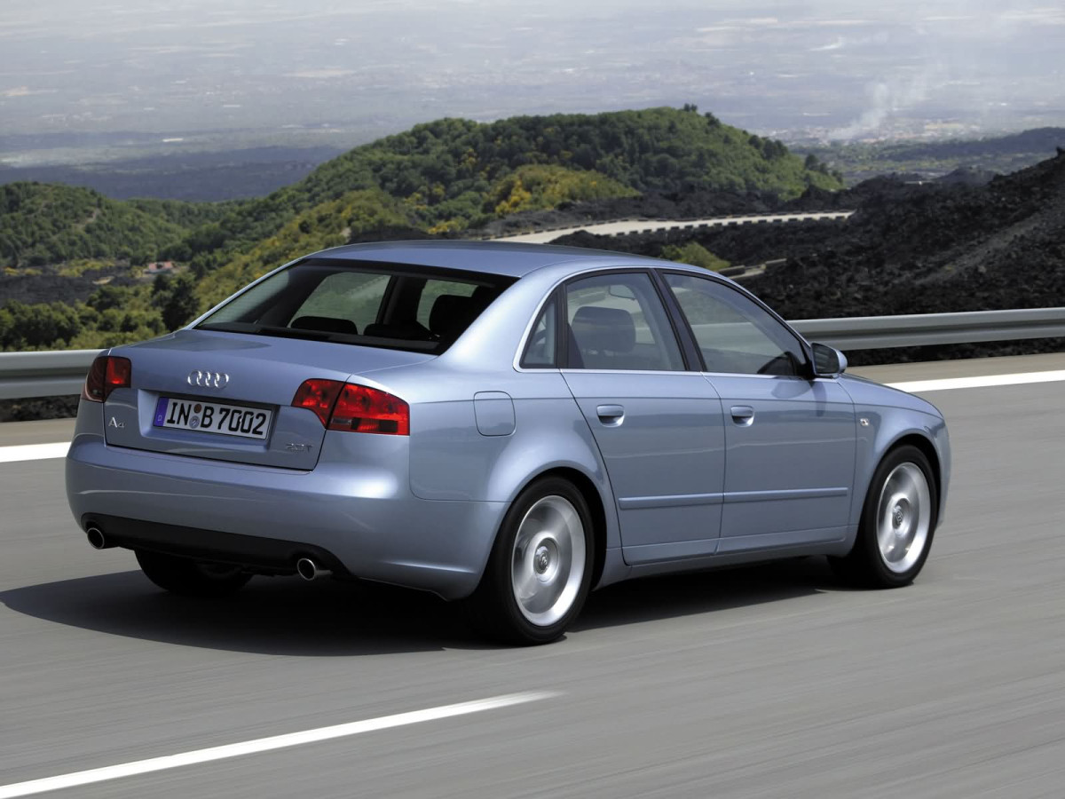 Audi A4 фото 16988