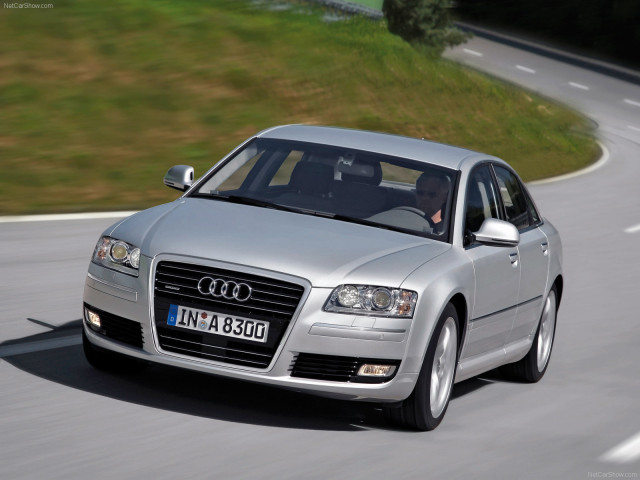 Audi A8 quattro фото