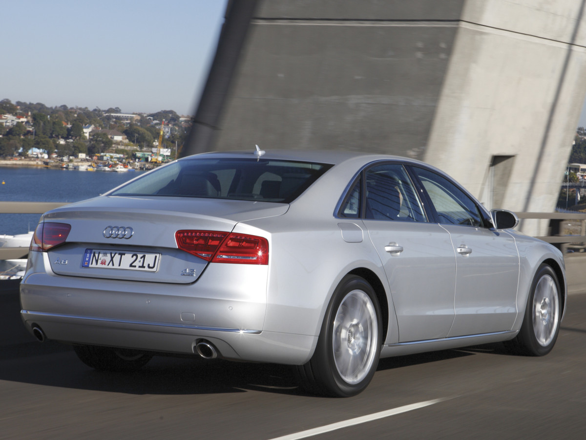 Audi A8 фото 100057