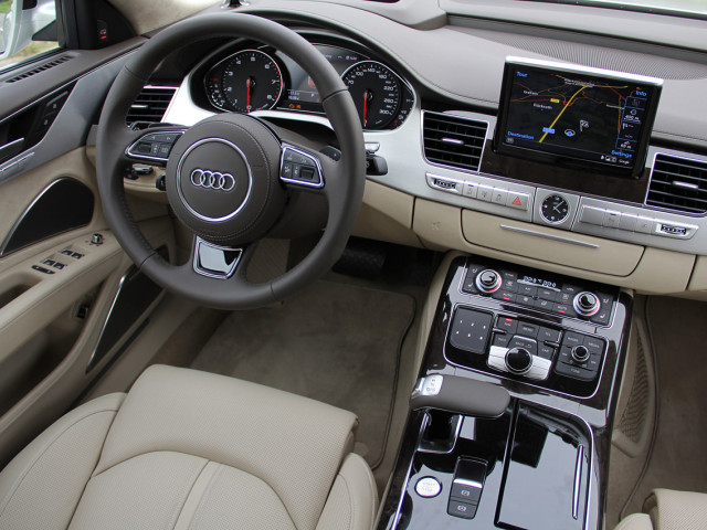 Audi A8 фото