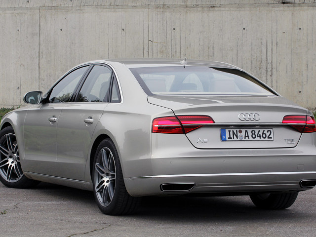 Audi A8 фото