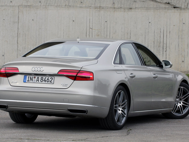 Audi A8 фото