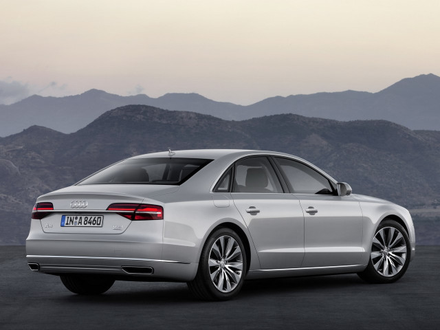 Audi A8 фото