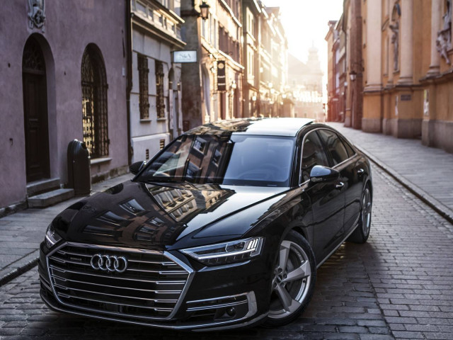 Audi A8 фото