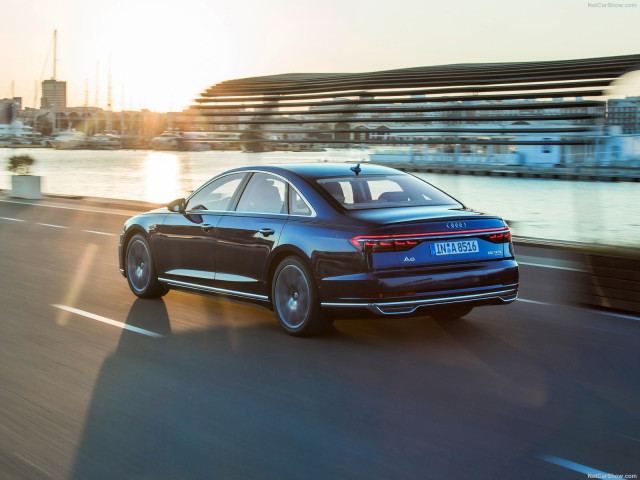 Audi A8 фото