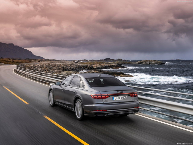 Audi A8 фото