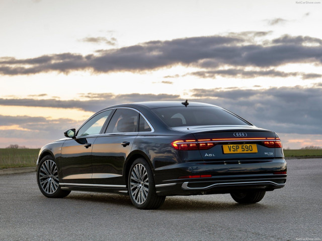 Audi A8 фото