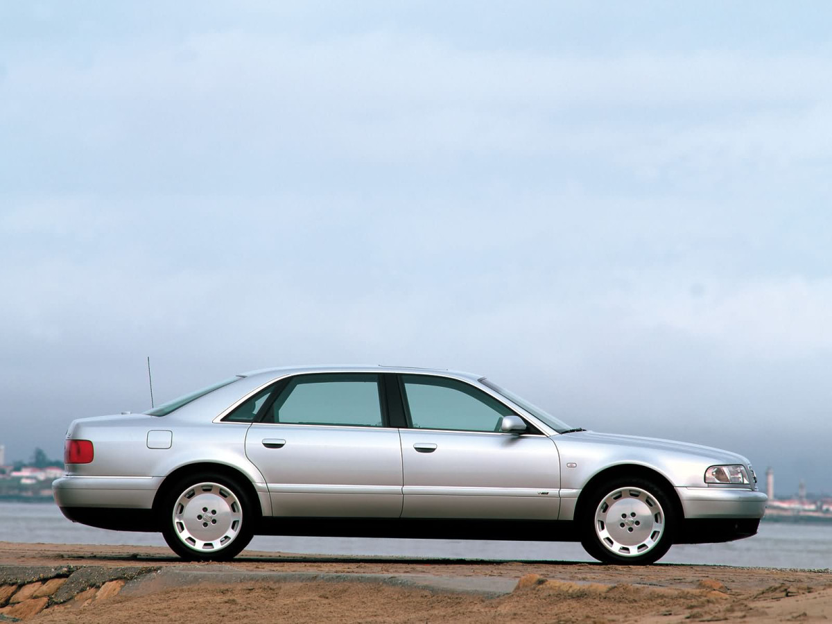 Audi A8 фото 3645