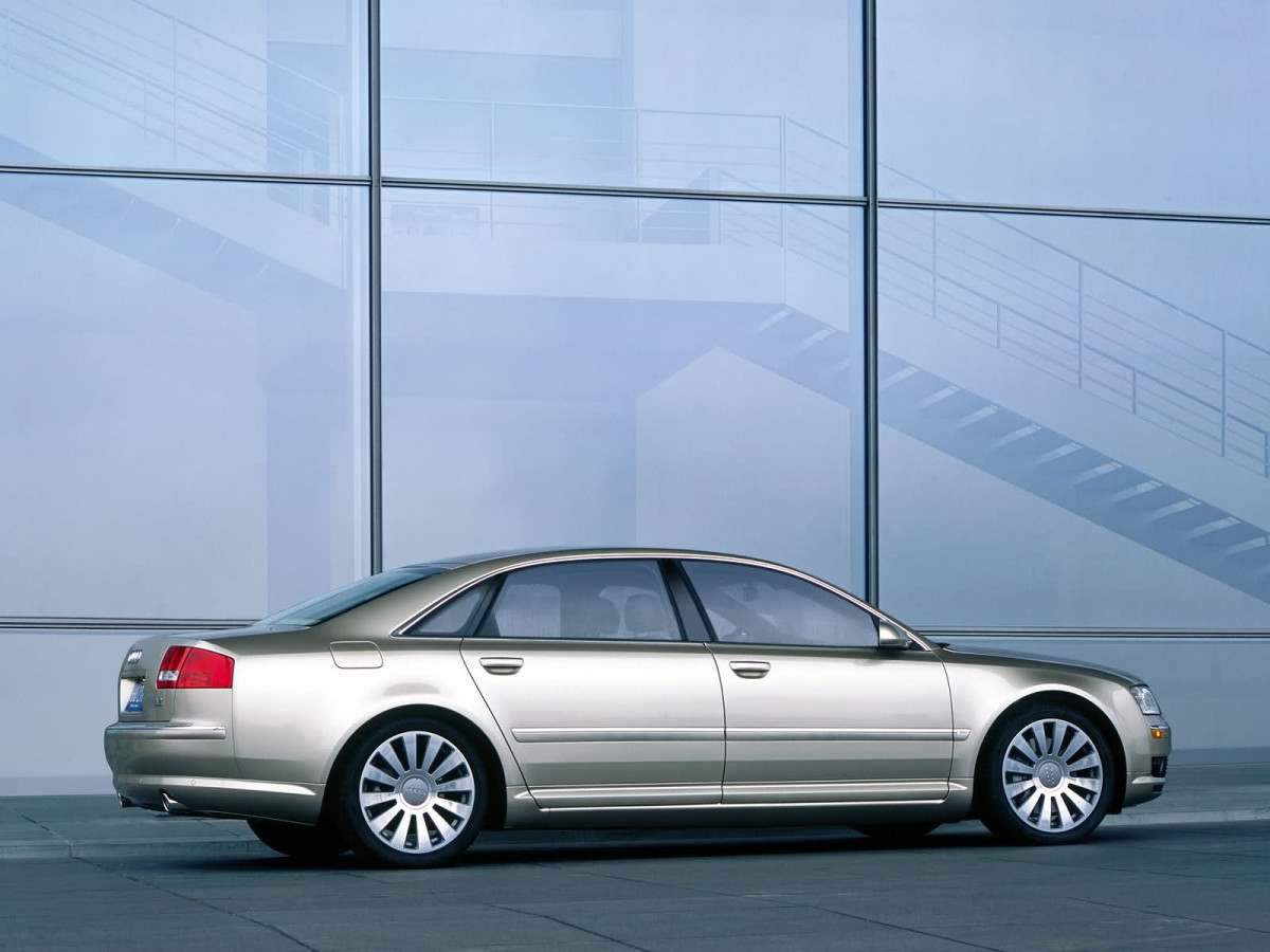 Audi A8 фото 3660