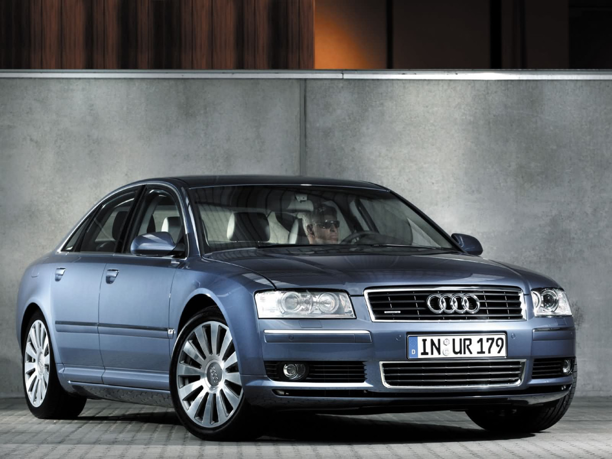 Audi A8 фото 3684