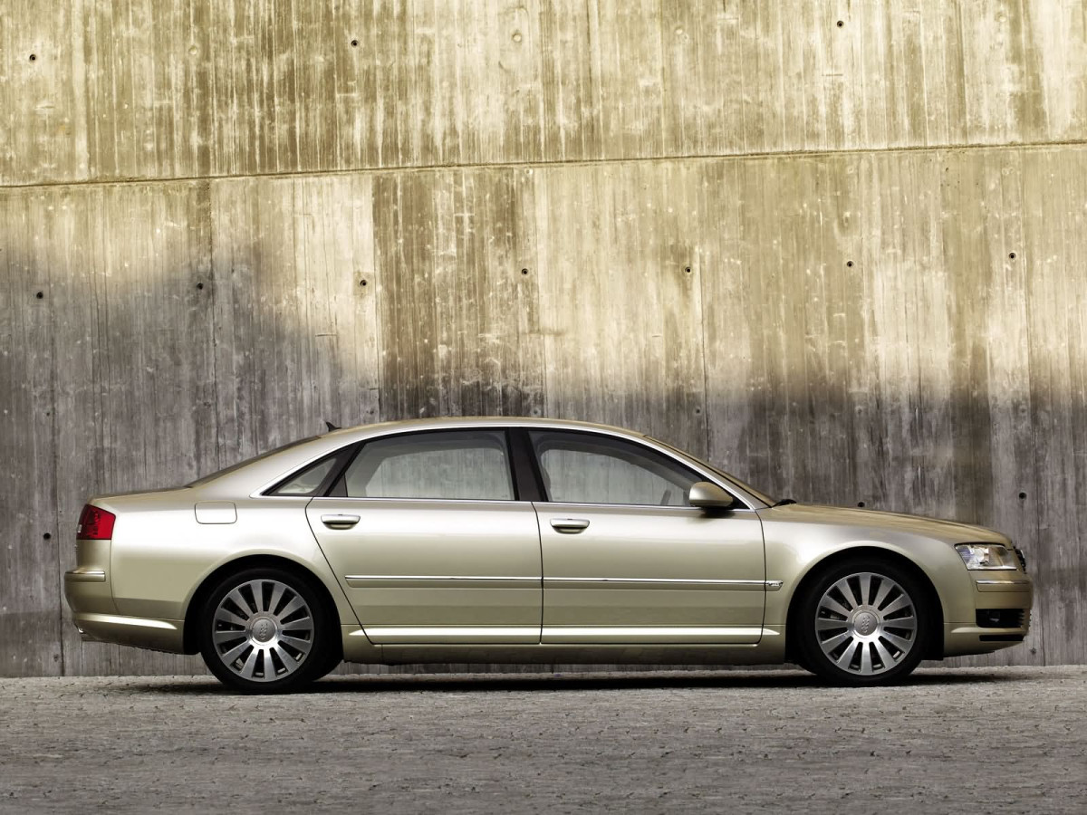 Audi A8 фото 3686