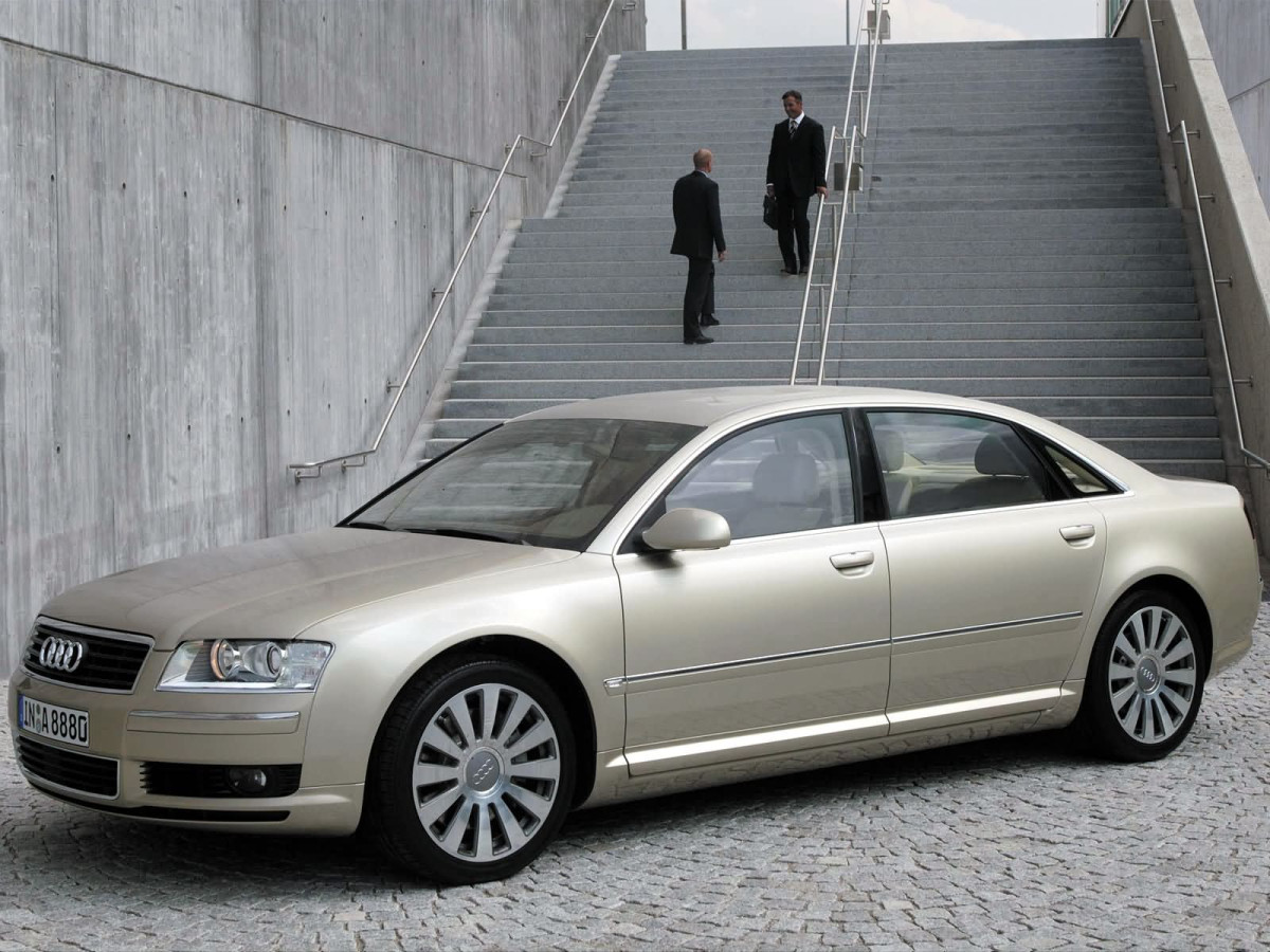 Audi A8 фото 3687