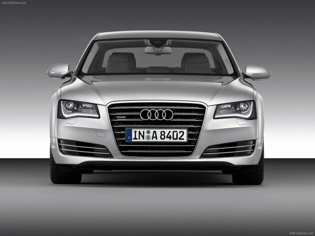 Audi A8 фото