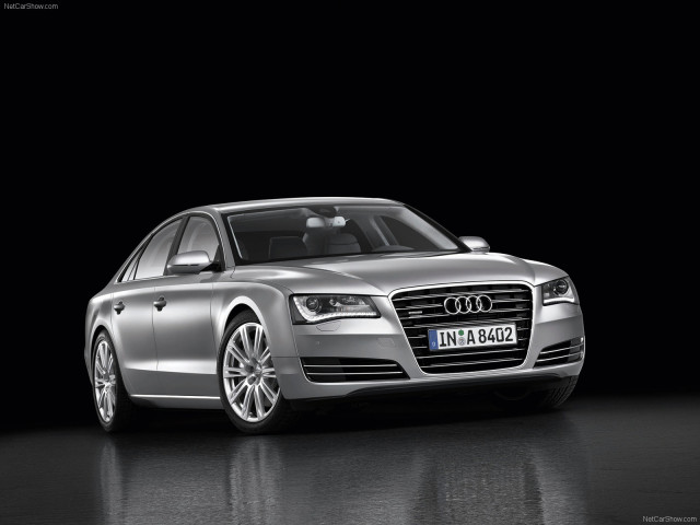 Audi A8 фото