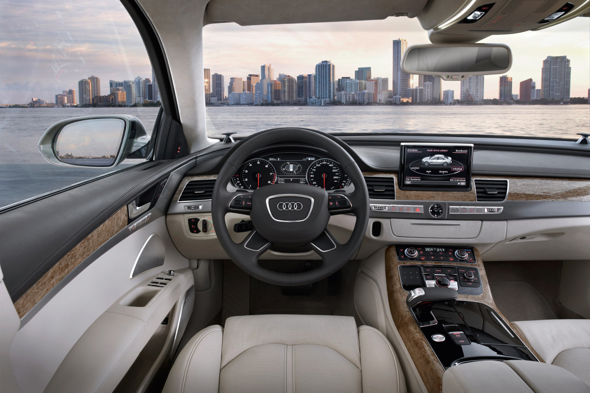 Audi A8 фото 72019