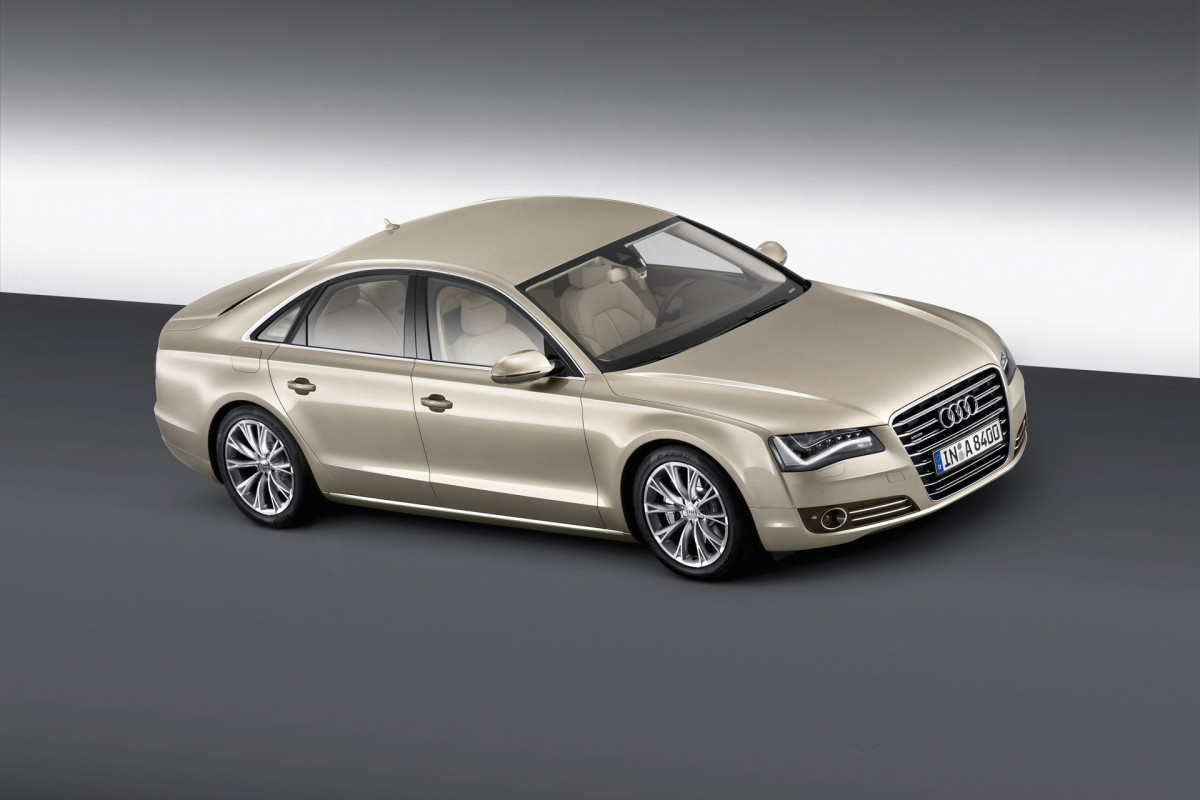 Audi A8 фото 72025