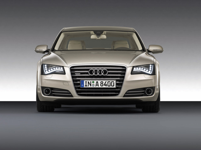 Audi A8 фото