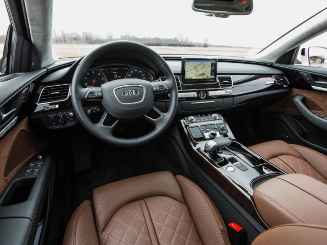 Audi A8L фото