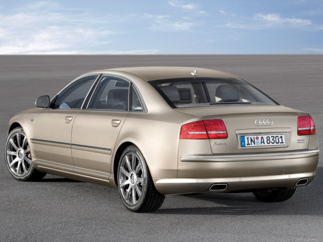 Audi A8L фото