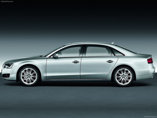 Audi A8L фото