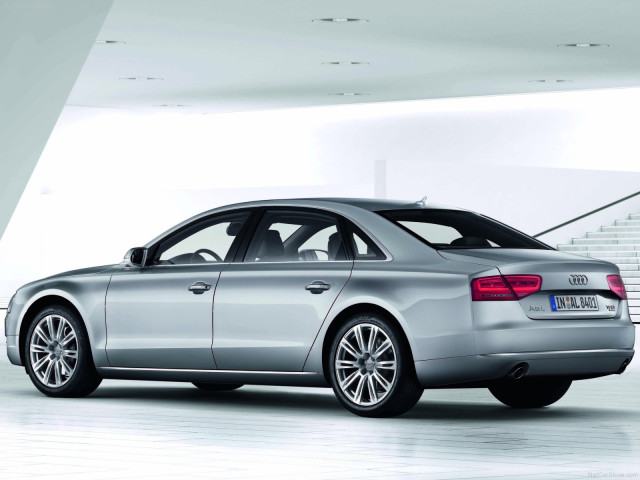 Audi A8L фото