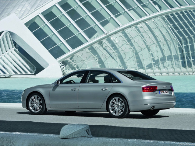 Audi A8L фото