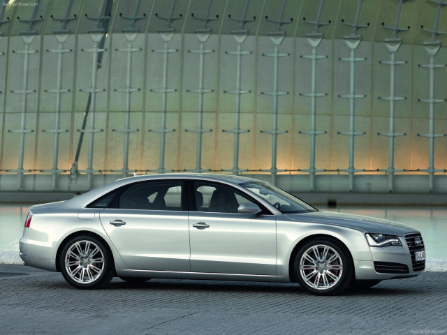 Audi A8L фото