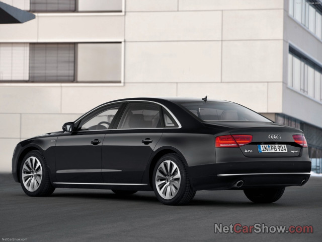 Audi A8L фото