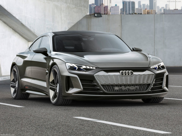 Audi e-tron GT фото