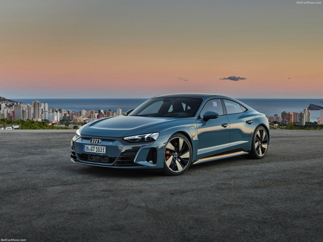 Audi e-tron GT фото