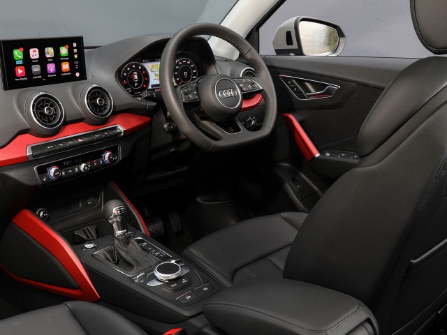 Audi Q2 фото