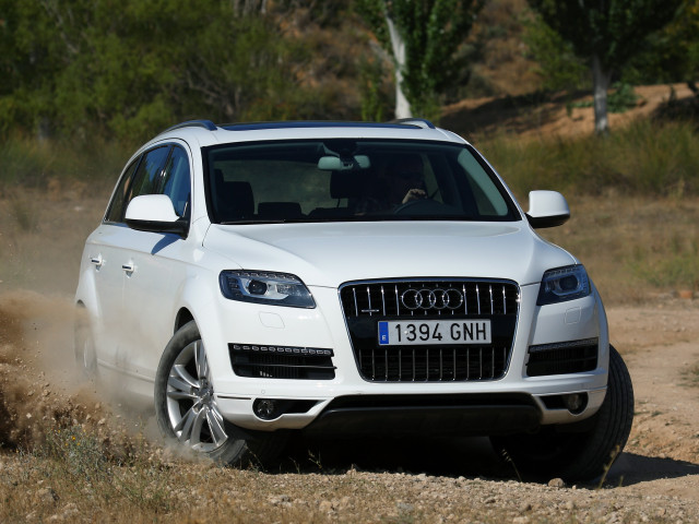 Audi Q7 фото