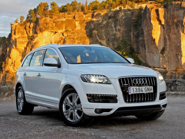 Audi Q7 фото