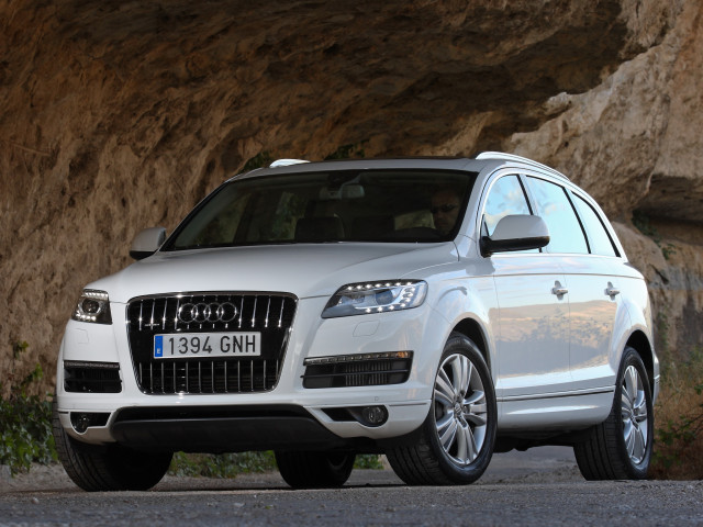 Audi Q7 фото