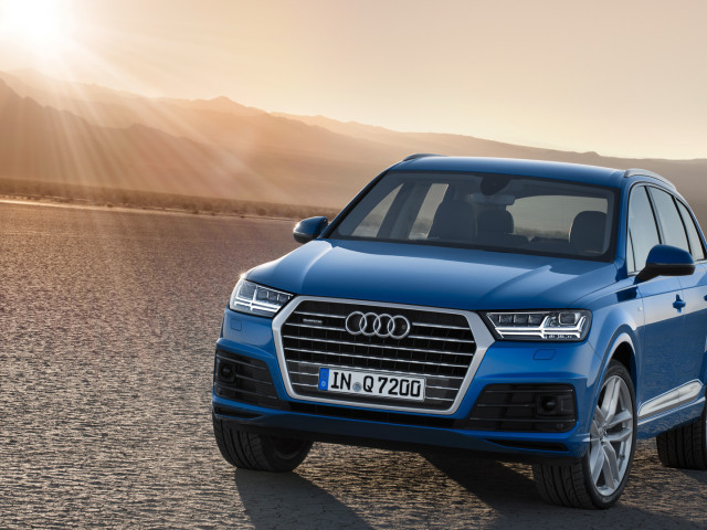 Audi Q7 фото