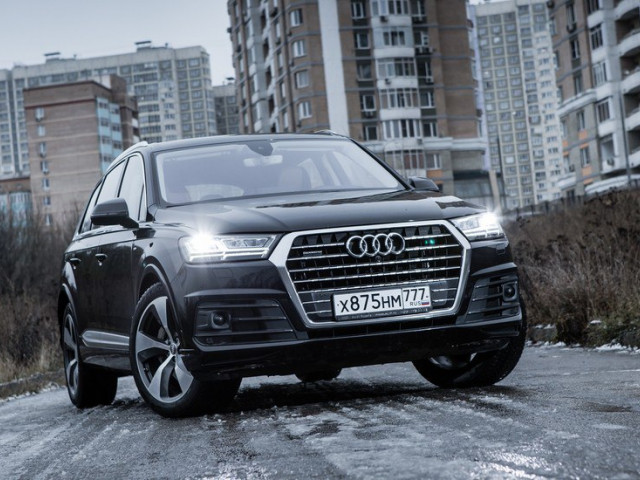 Audi Q7 фото