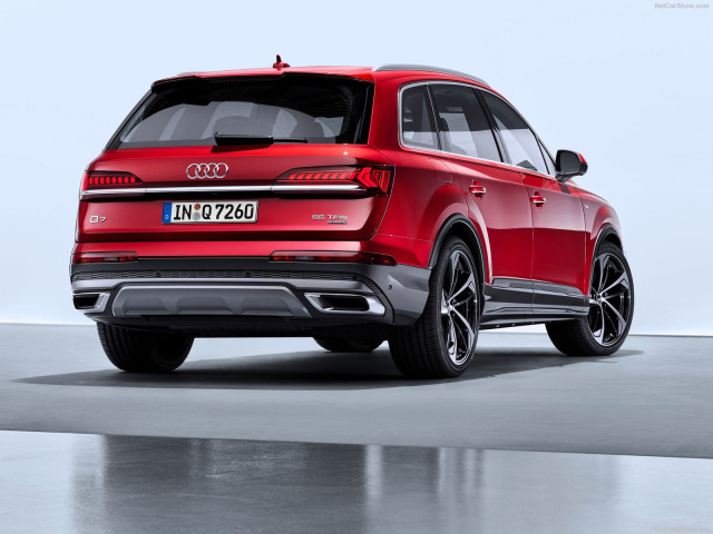 Audi Q7 фото