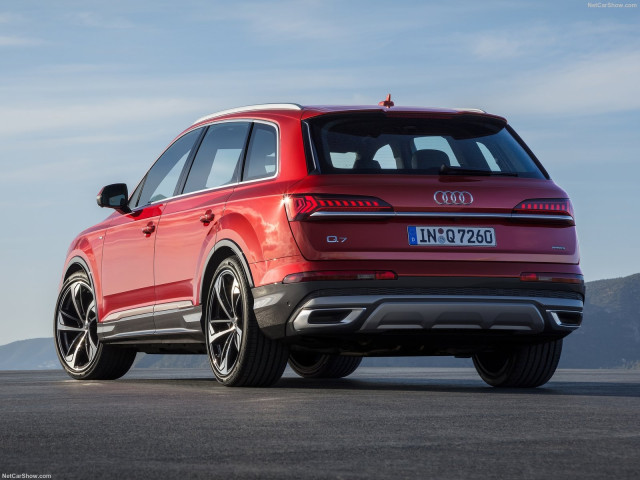 Audi Q7 фото