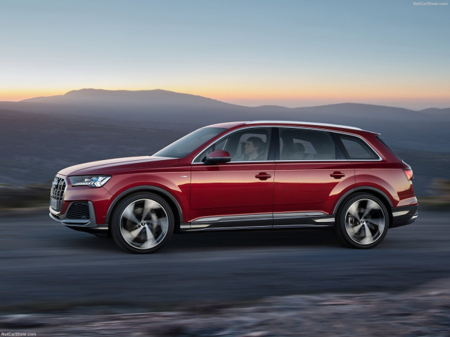 Audi Q7 фото