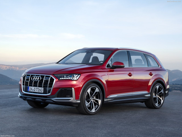 Audi Q7 фото