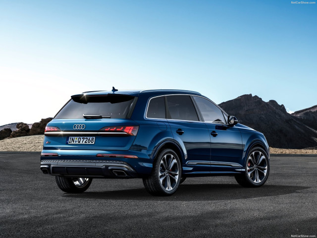 Audi Q7 фото