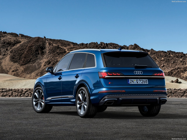 Audi Q7 фото