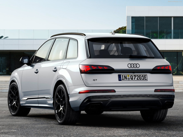 Audi Q7 фото