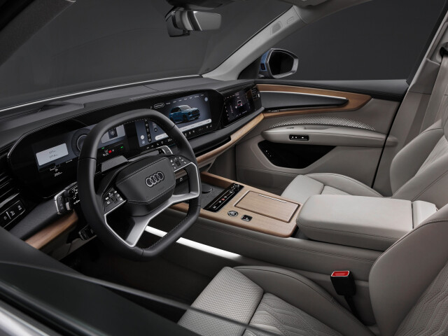 Audi Q7 фото