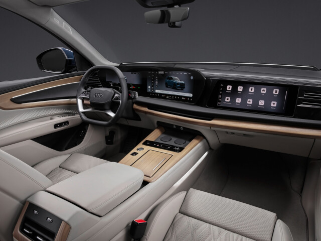 Audi Q7 фото