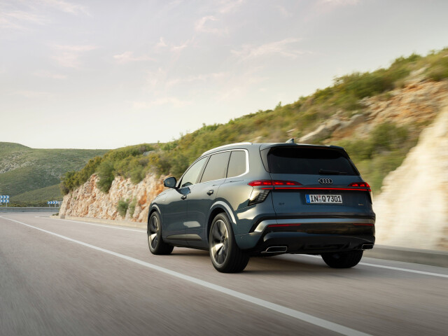 Audi Q7 фото